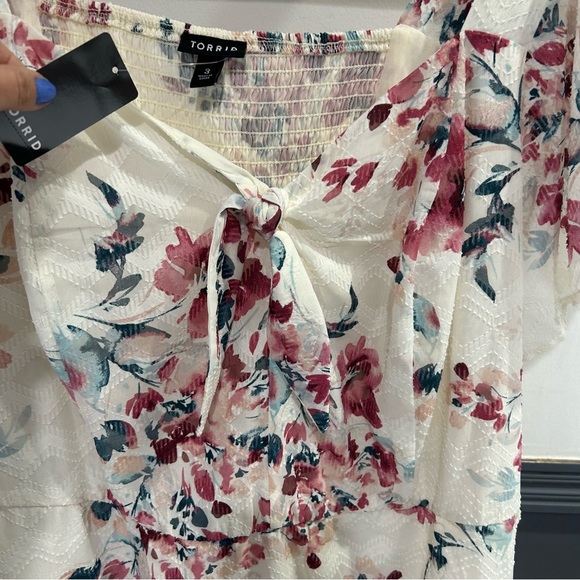 Floral Plus Size Chiffon Women's Top - Cream and Pink - Picture 10 of 10